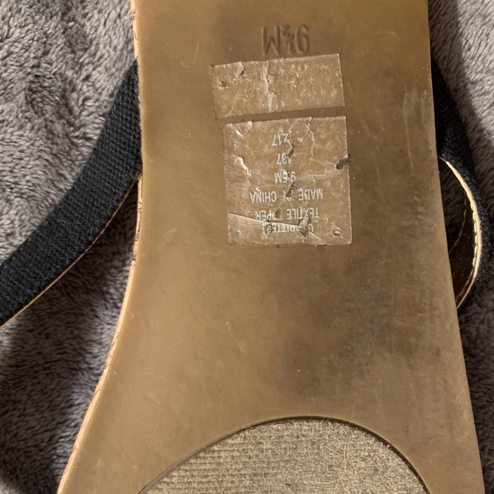 Guess Sandals - Picture 5 of 5